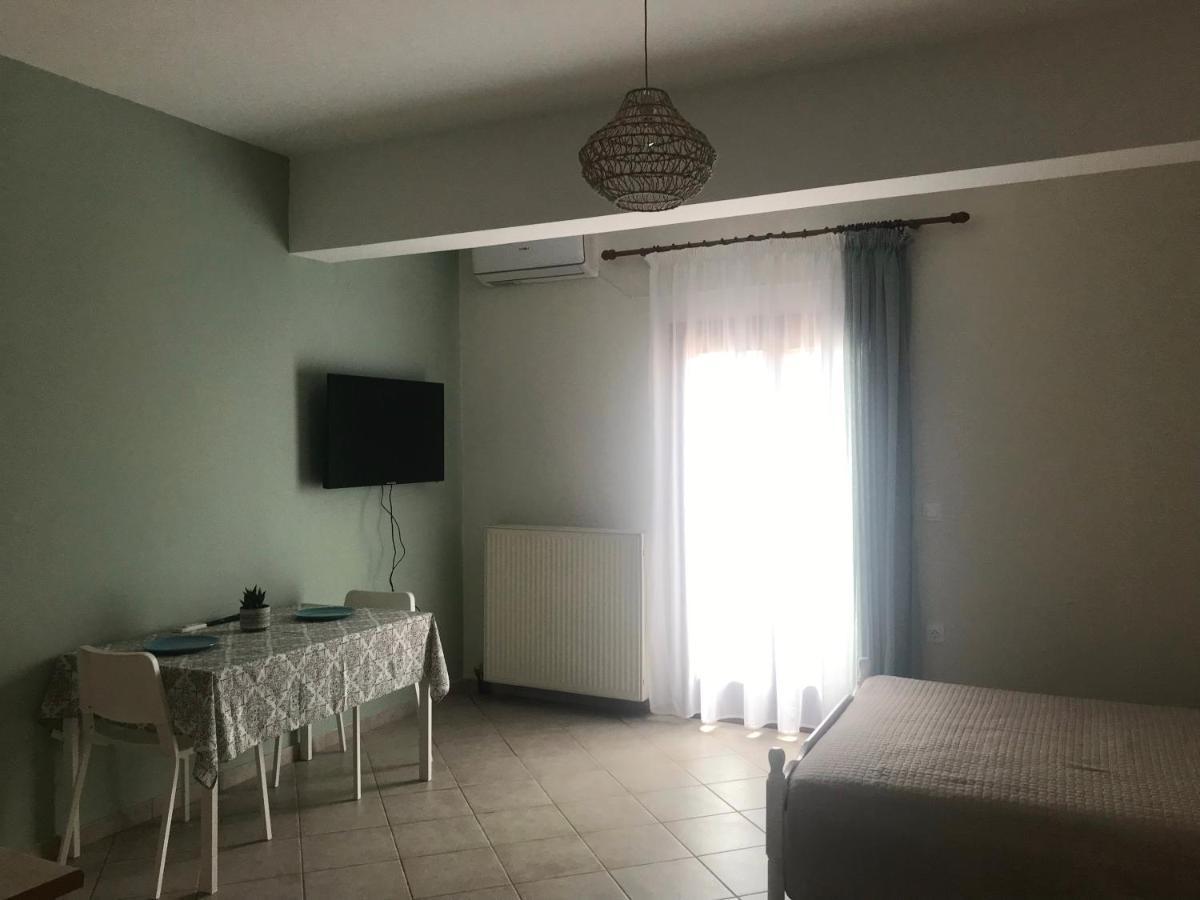 Theros Apartments ミリナ エクステリア 写真